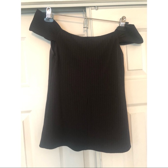 Black off the shoulder top Size S - Picture 3 of 5